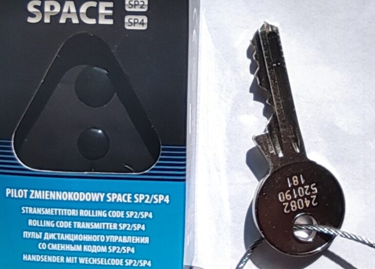 Informacja o możliwości zakupu dodatkowego pilota i dodatkowego klucza uniwersalnego